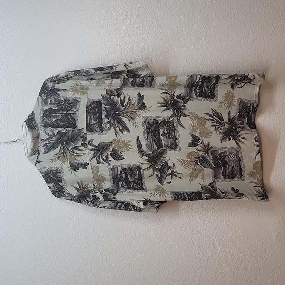 Men's Island Shores Hawaiian Shirt - Picture 3 of 5